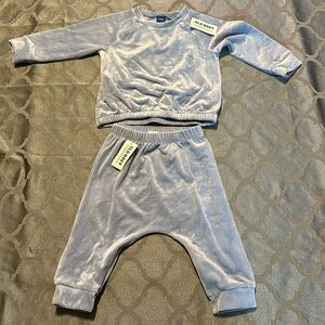 NWT OLD NAVY 2 PIECE INFANT SET